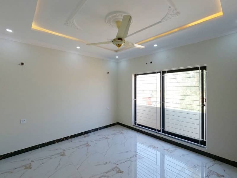 A Beautiful Modern House For Sale In Central Park AA Block 28