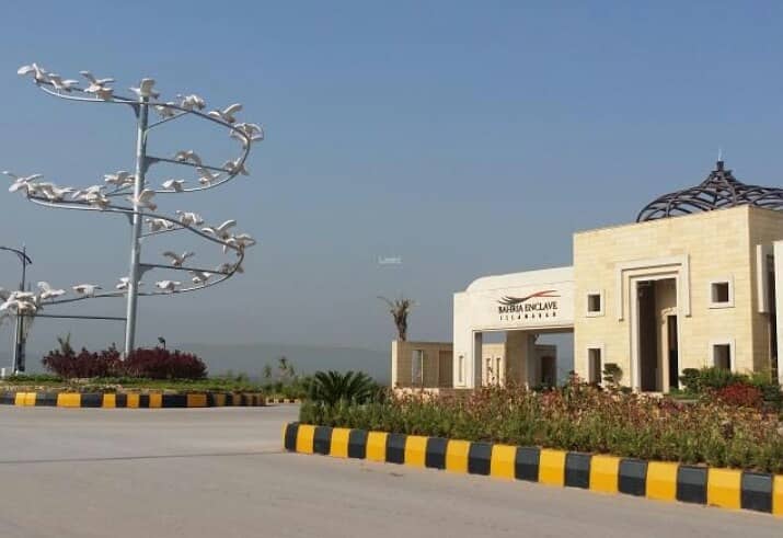 10 Marla plot Is available In Bahria Enclave 5