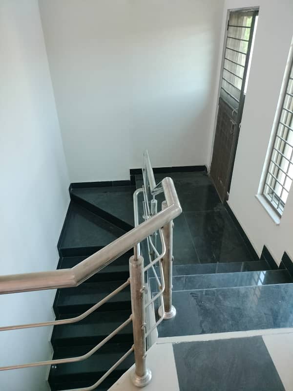 12 Marla 4 Bedroom House for Sale in Askari -11 Lahore. 10