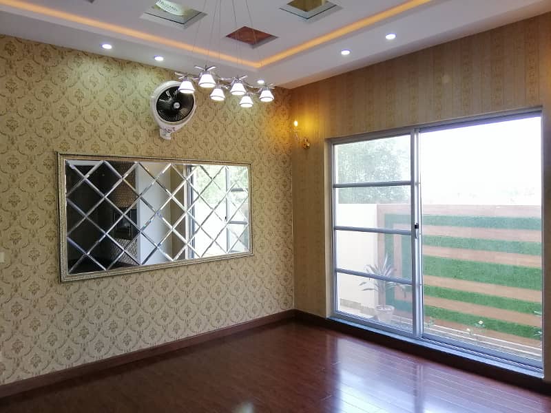 A BEAUTIFUL 1 KANAL LOWER PORTION FOR RENT IN JANIPER BLOCK SECTOR C BAHRIA TOWN LAHORE 5