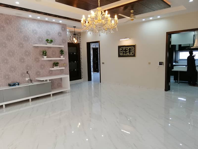 A BEAUTIFUL 1 KANAL LOWER PORTION FOR RENT IN JANIPER BLOCK SECTOR C BAHRIA TOWN LAHORE 8