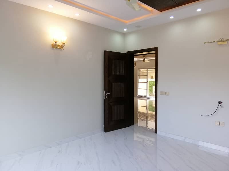 A BEAUTIFUL 1 KANAL LOWER PORTION FOR RENT IN JANIPER BLOCK SECTOR C BAHRIA TOWN LAHORE 13