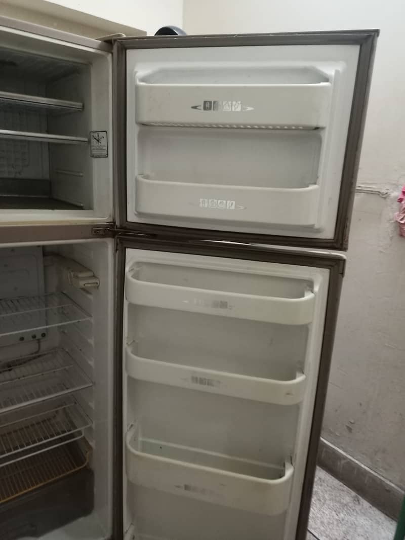 Dawnlance refrigerator in Geniun condition mint condition 0