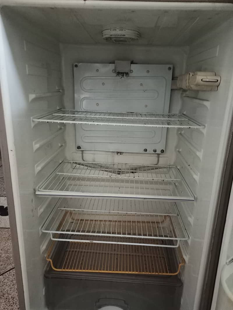 Dawnlance refrigerator in Geniun condition mint condition 5