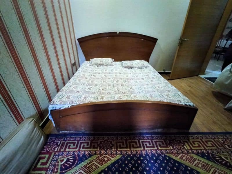 Saagwaan Wood Bed big size with wool mattress 0