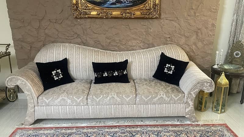 beautiful 5 setter sofa 0