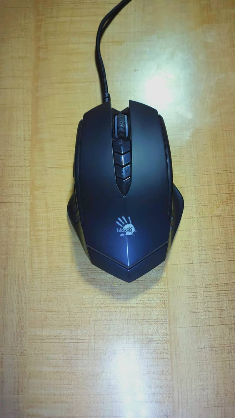 BLOODY V8M PERFORMANCE GAMING MOUSE  X’GLIDE ULTRA CORE 3 GAMING MOUSE 1