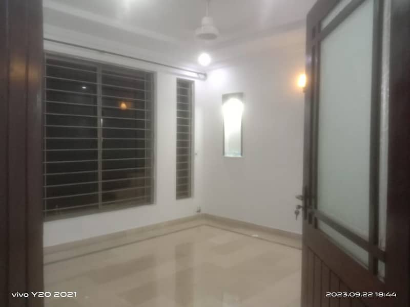 1500 Square Feet House Situated In E-11 For sale 8