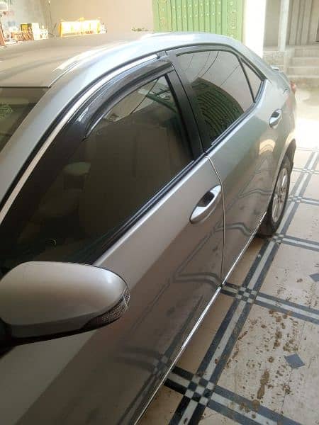 Toyota Corolla Altis 1.6 2015 model Lush Condition 9