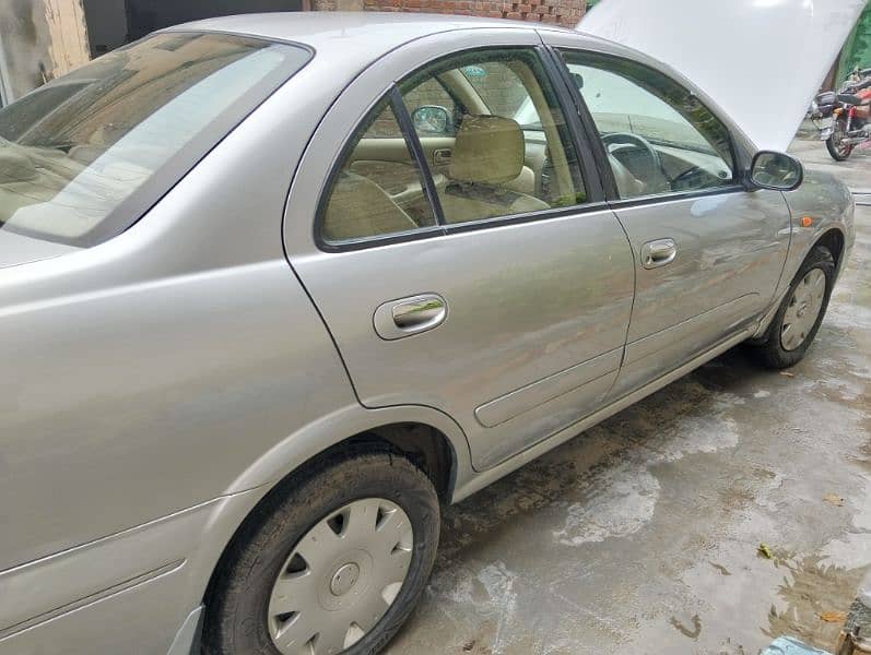 Nissan Sunny 2009 4