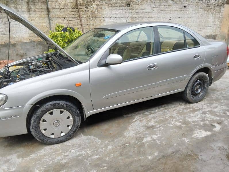 Nissan Sunny 2009 5