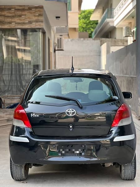 Toyota Vitz 2010 3