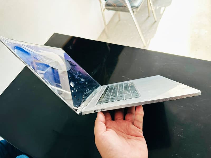 Apple Macbook Pro 2019 Core i9 16/512 3