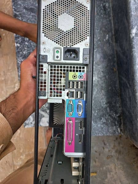 Dell Optiplex 780
Core2Duo E7400
RAM: 4GB
500GB hard Condition: 9/10 1