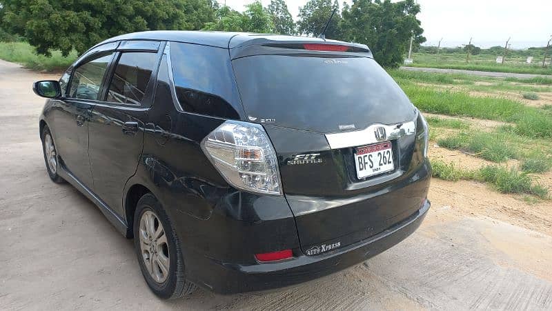 Honda Fit  Shuttle 2012 better toyota vitz 17