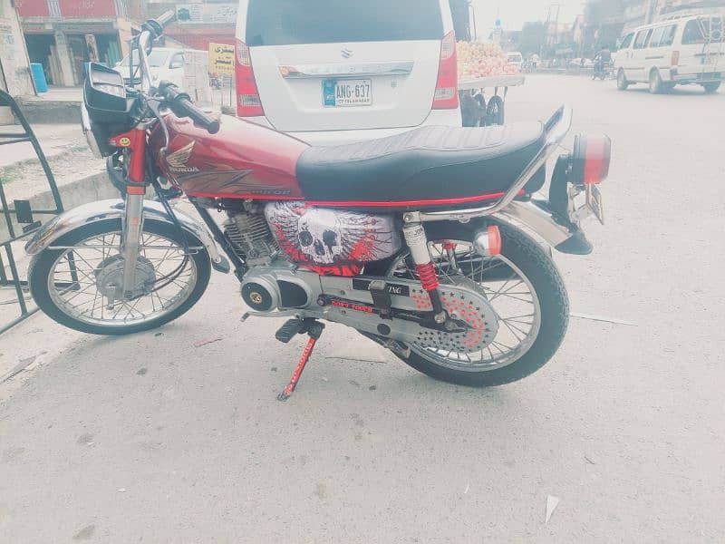 HONDA 125 21 MODEL LIKE NEW. 1