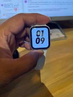 apple watch series SE 2