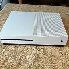 Xbox One S With One controller