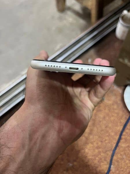 iphone 11 128gb double approved condition 10/9 health 86 3