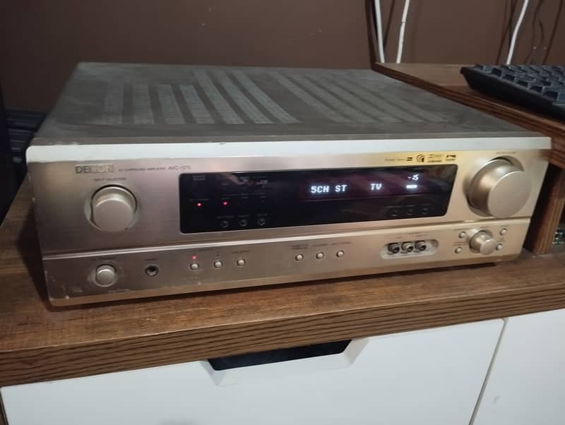 Denon AVC-1570 0