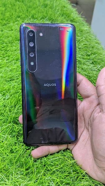 Aquos r5 12 ram 256 memory 1