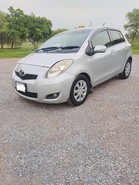 Toyota Vitz F1.0 Model 2009 reg 2013 Lahore number 1