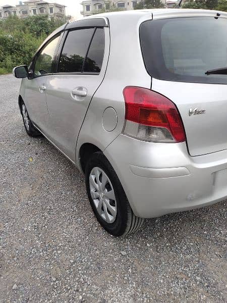 Toyota Vitz F1.0 Model 2009 reg 2013 Lahore number 9