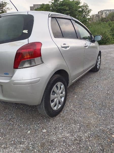 Toyota Vitz F1.0 Model 2009 reg 2013 Lahore number 13