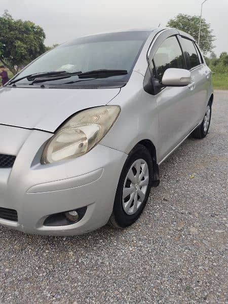 Toyota Vitz F1.0 Model 2009 reg 2013 Lahore number 14