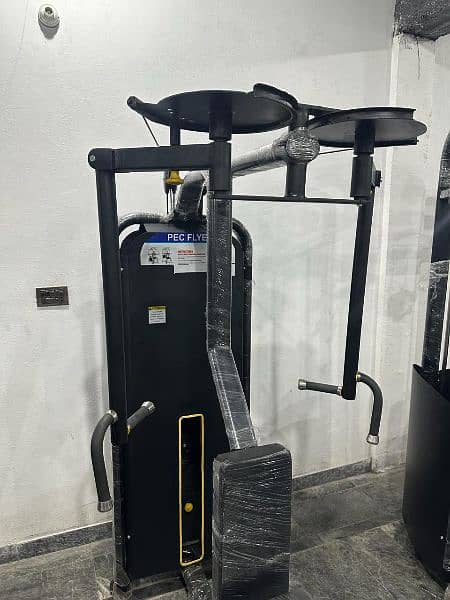 Gym Equipments / Gym Manufacturer / Gym Accessories / Treadmills 10