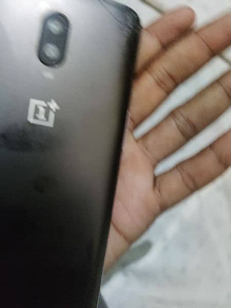 OnePlus 6t 8/128 back crack and minor shade 5