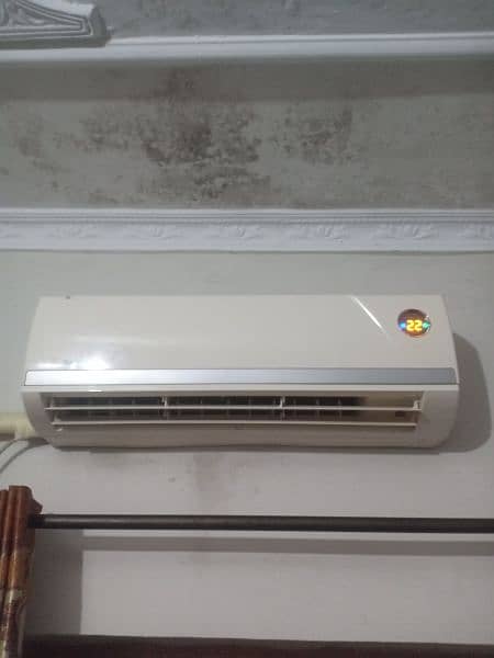 Genuine Ac in running condition 0