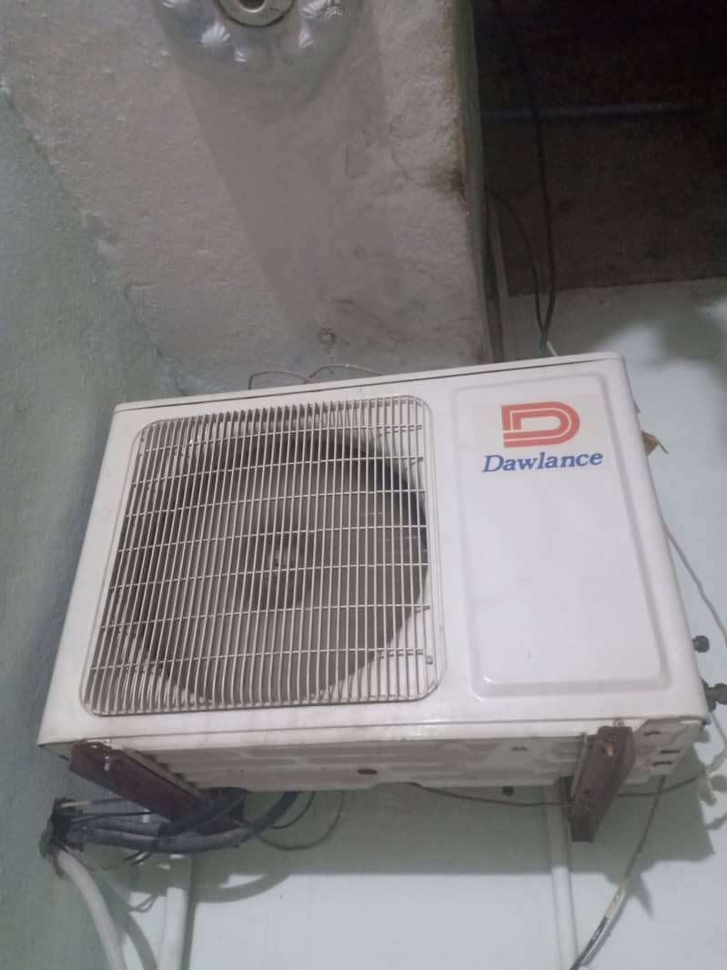 Genuine Ac in running condition 1