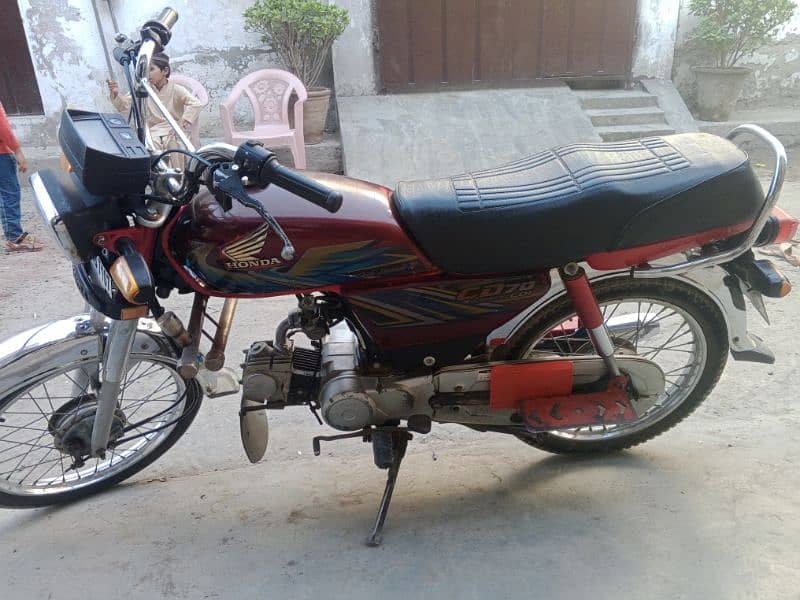 2021 modal bike good condition call and WhatsApp number 03061065266 1