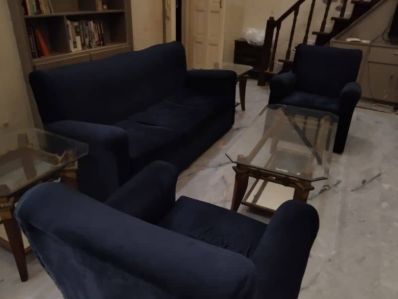 Brand new navy blue 5 seater sofa in mint condition. 0