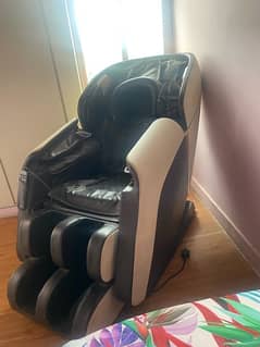 zero Gravity massage chair ( recliners )