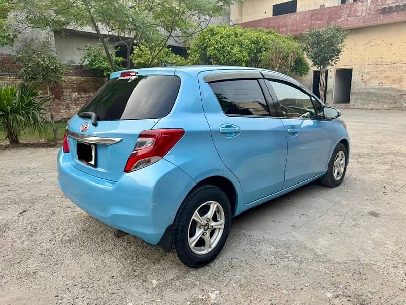 Toyota Vitz 2014 4