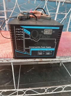 I’m selling UPS 1500WATTS excellent condition and works perfectly.