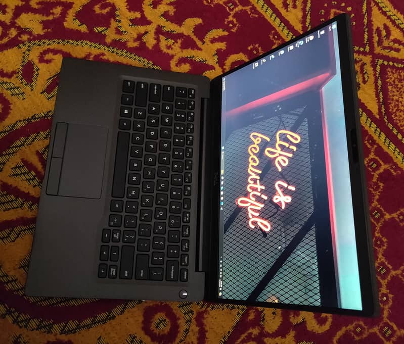 Dell i7 8th gen 8gb+256NVME 1