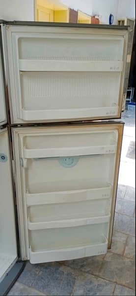 LG Big size Fridge for sale 2