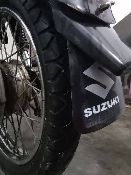 Suzuki gs 150cc condition full okay new tyer 0