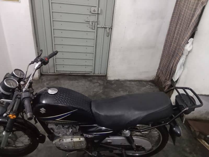 Suzuki gs 150cc condition full okay new tyer 2