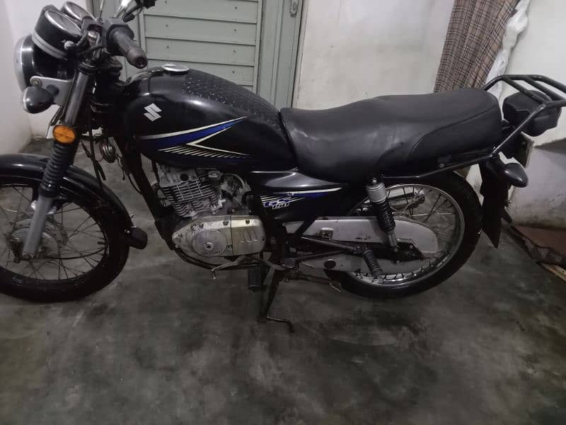 Suzuki gs 150cc condition full okay new tyer 3