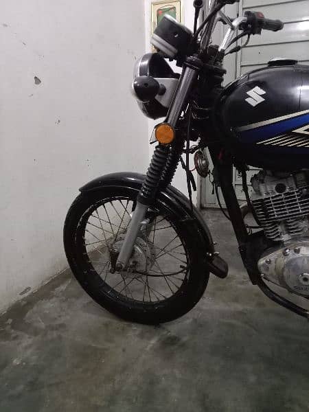 Suzuki gs 150cc condition full okay new tyer 5