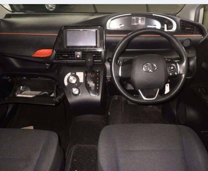 Toyota Sienta 2018 4