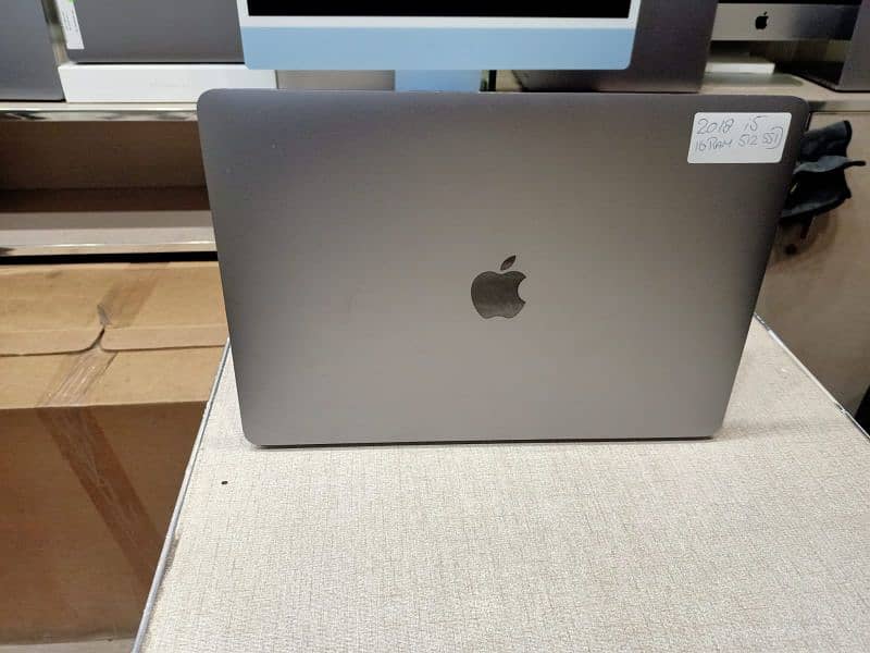 2019//2020//2022 macbook pro air excellent 1