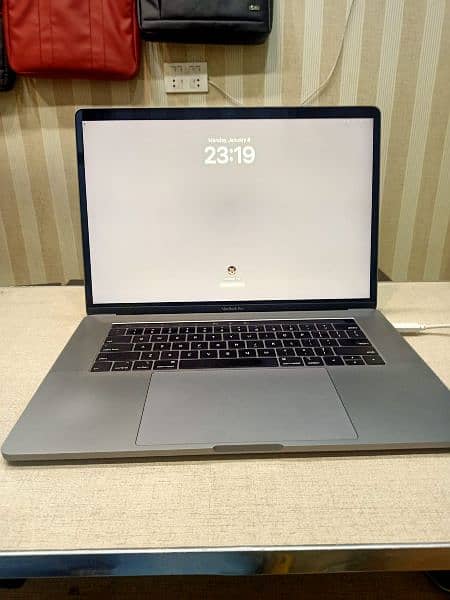 2019//2020//2022 macbook pro air excellent 2