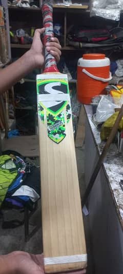 Hand made straight grains bat