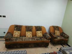 5-Seater Sofa Set + 5 Cushions - Comfortable and Stylish!