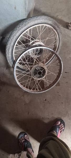 mukmal 2 rim hai normal condition mai 70cc ka hai 0